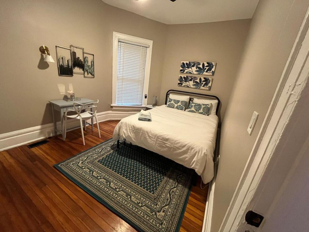 2 Bedroom Totally Renovated And Chic Apartment