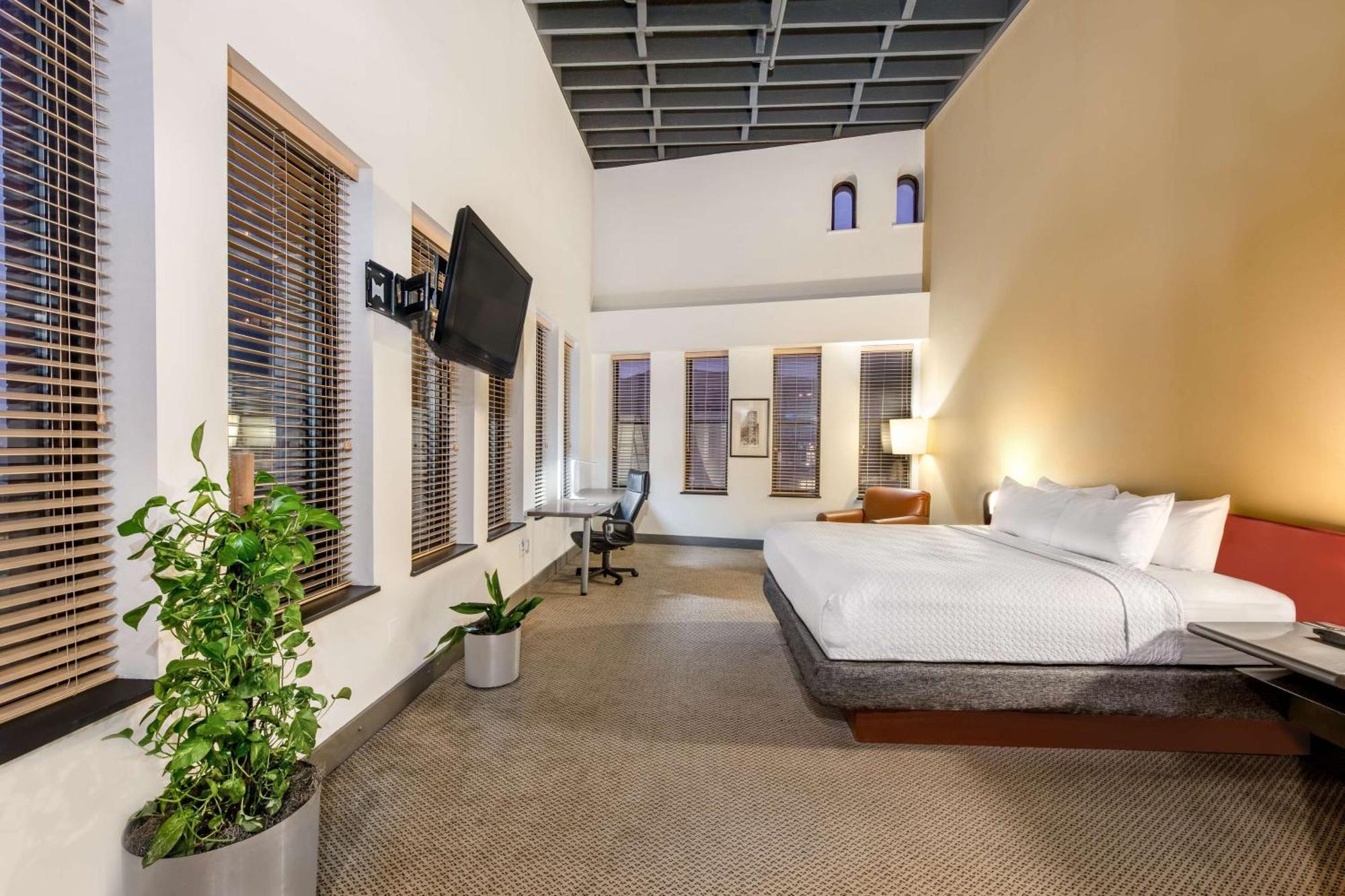 Hotel Sonesta Downtown 4*