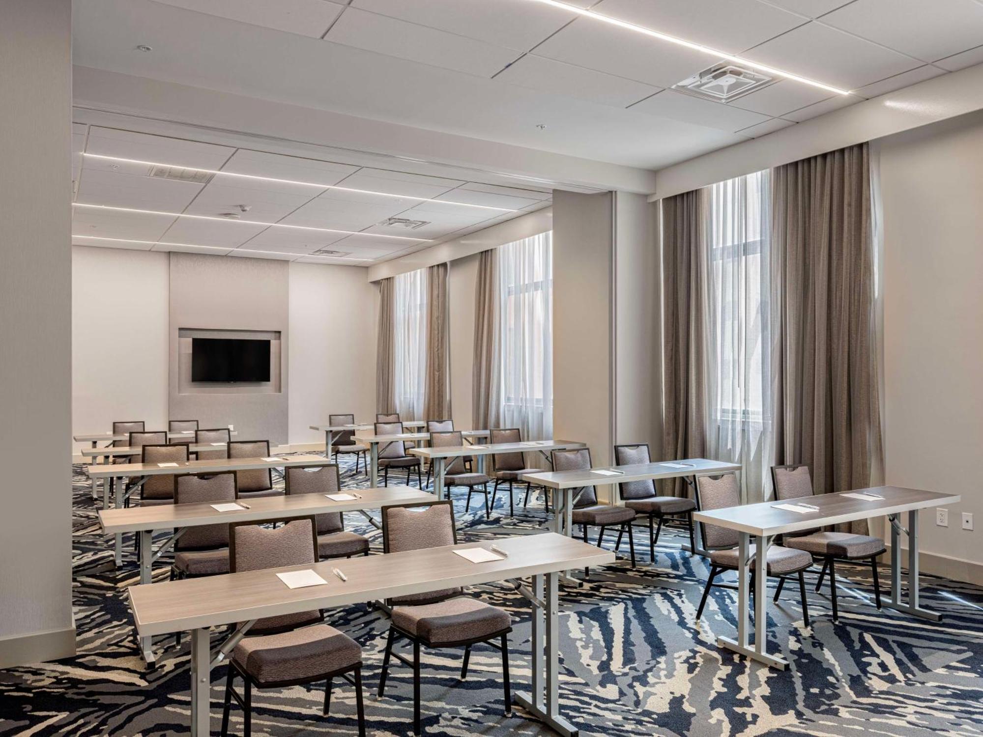 Sonesta Downtown 4*