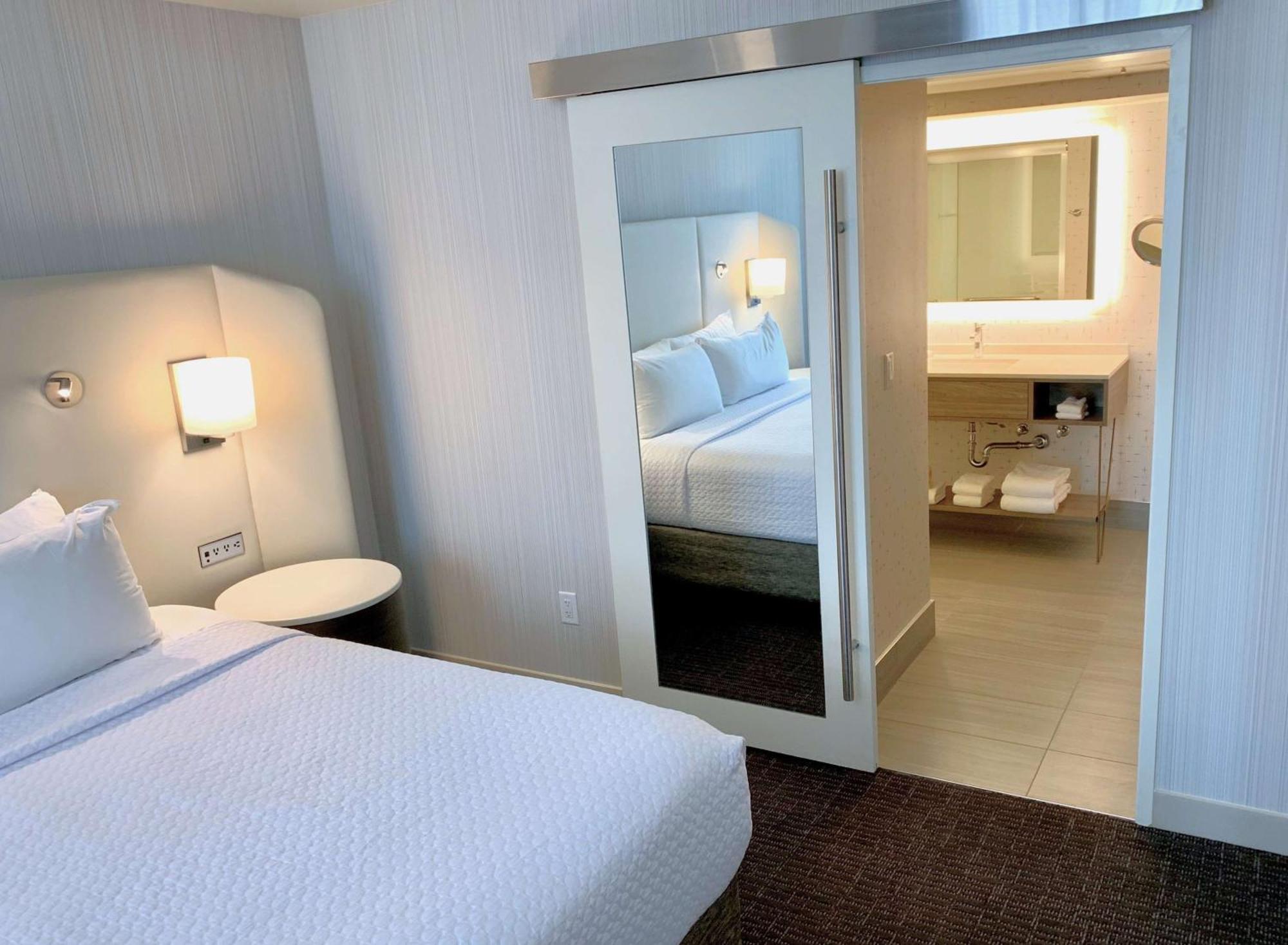 Sonesta Downtown 4*