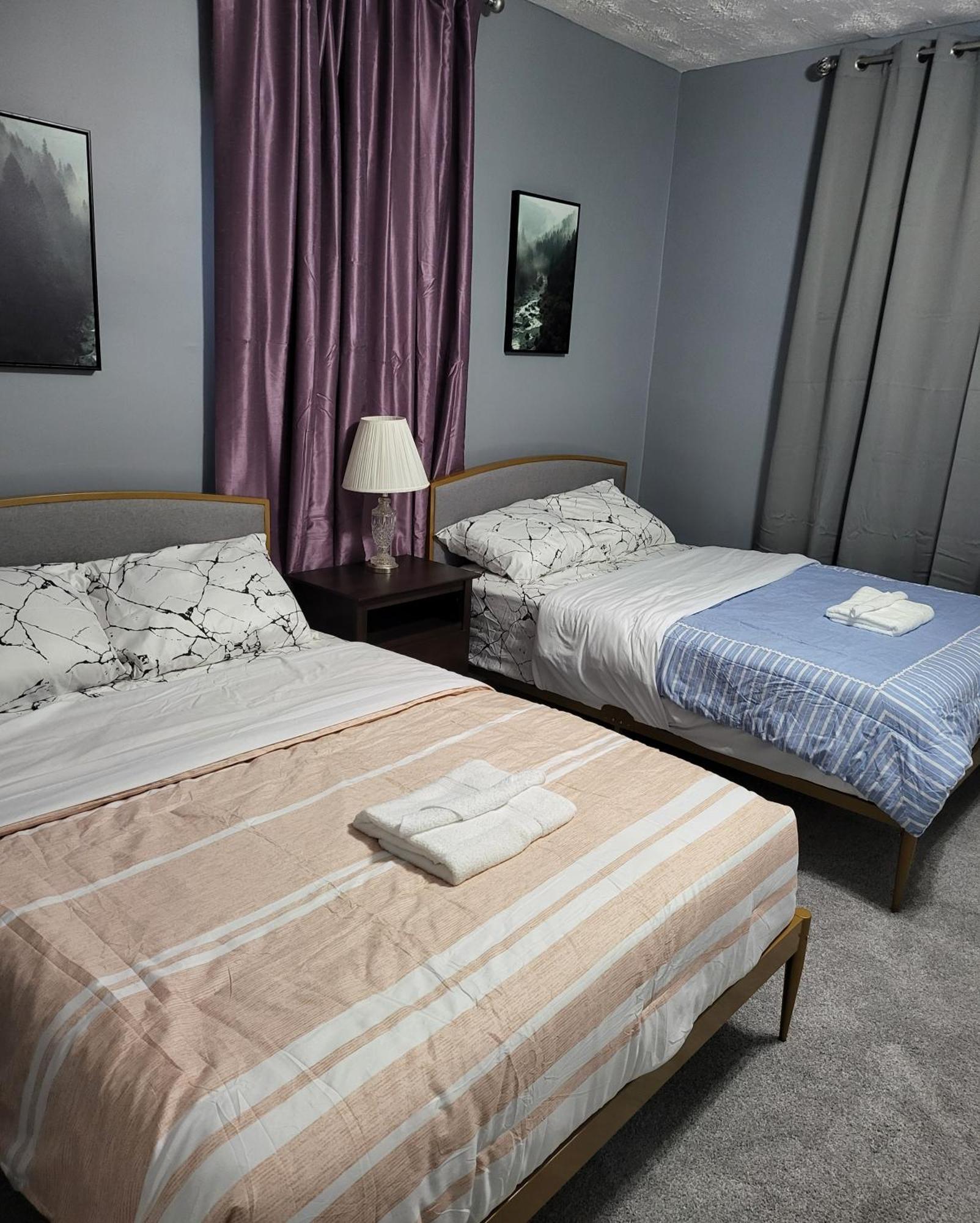 Homestay Guest With Two Double Beds In Oh, Airport Location