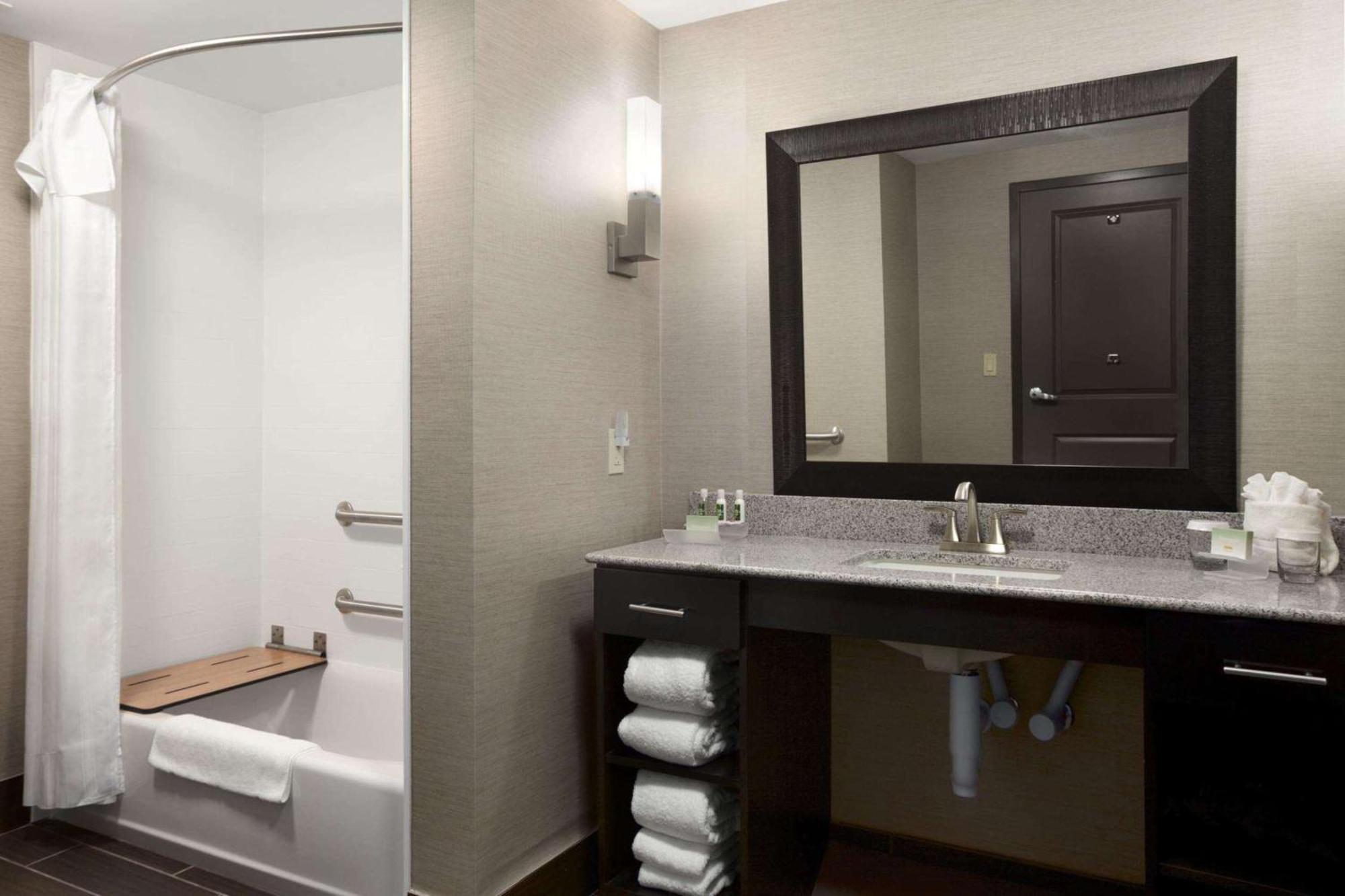 Hotel Homewood By Hilton Osu, Oh Columbus