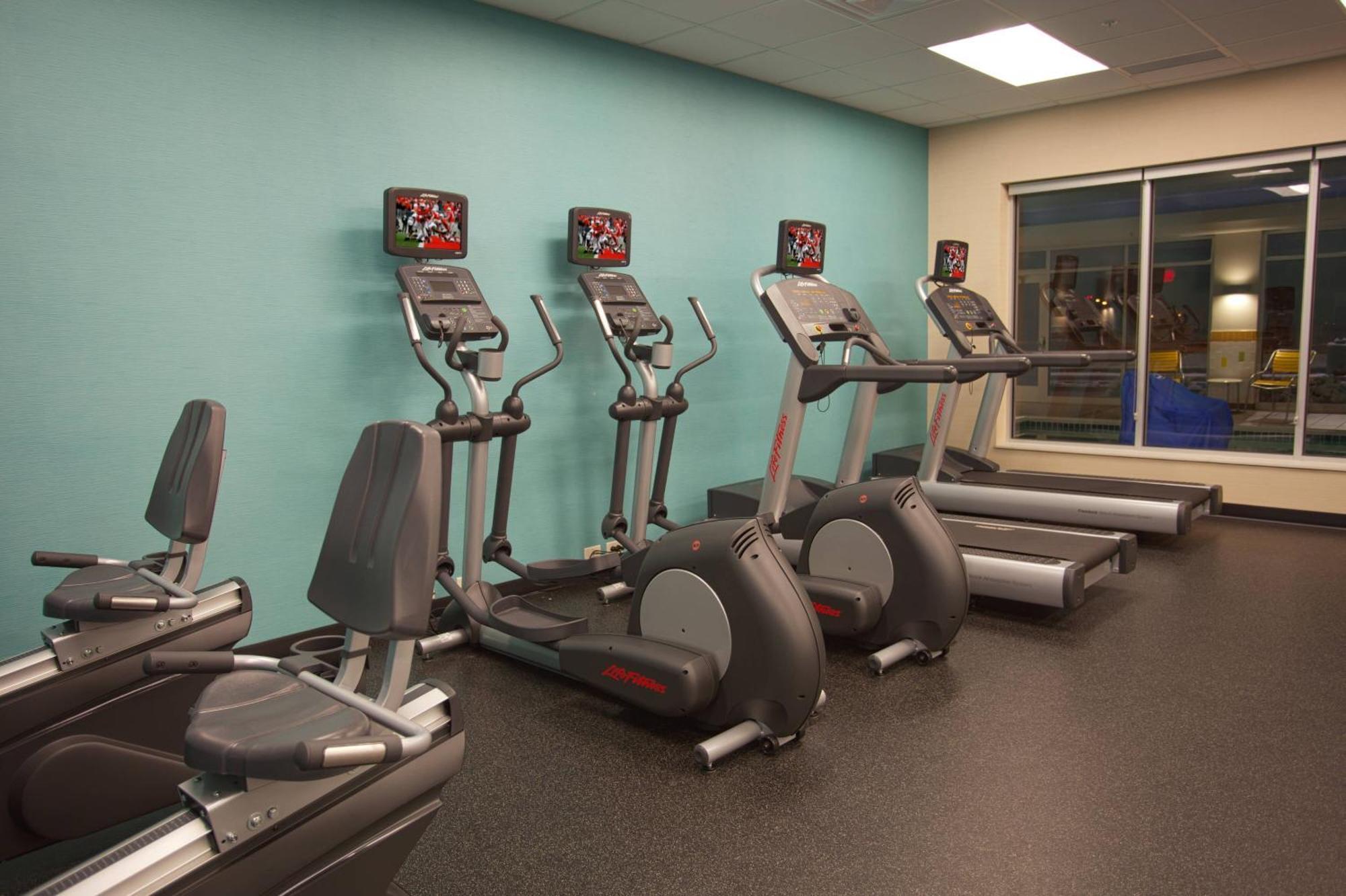 Hotel Fairfield & By Marriott Airport