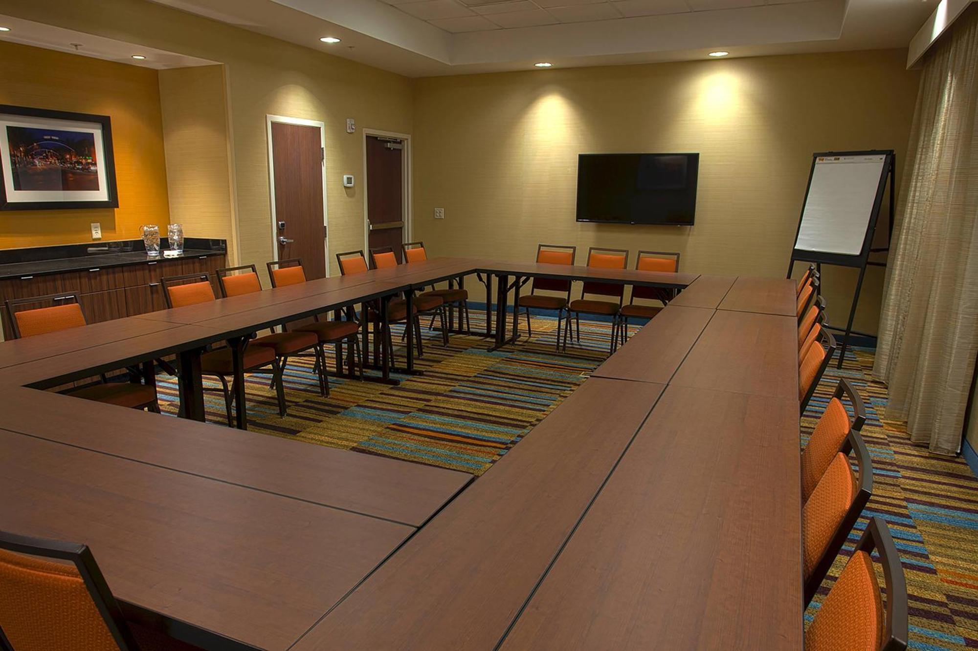 Fairfield & By Marriott Airport Columbus