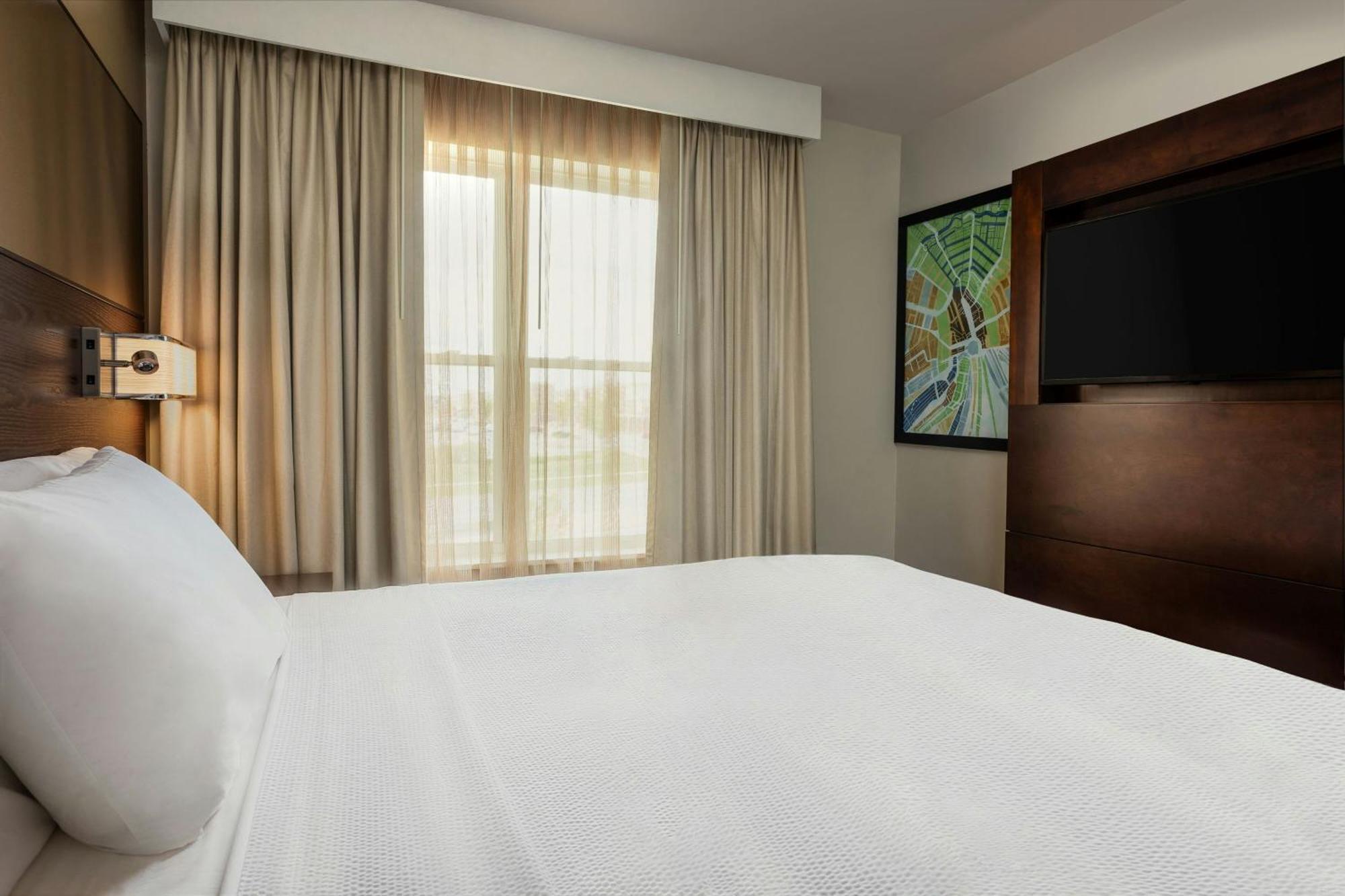 Hotel By Marriott Polaris