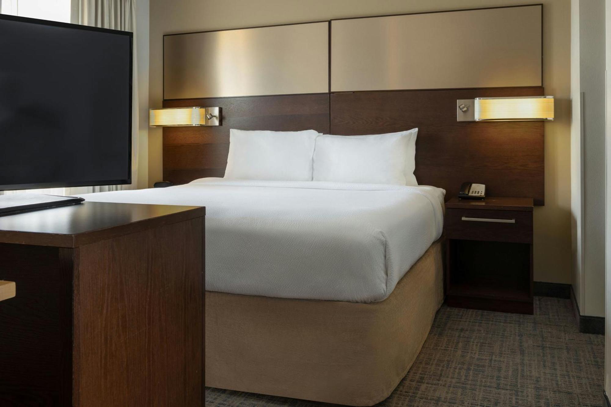 Hotel By Marriott Polaris 3*
