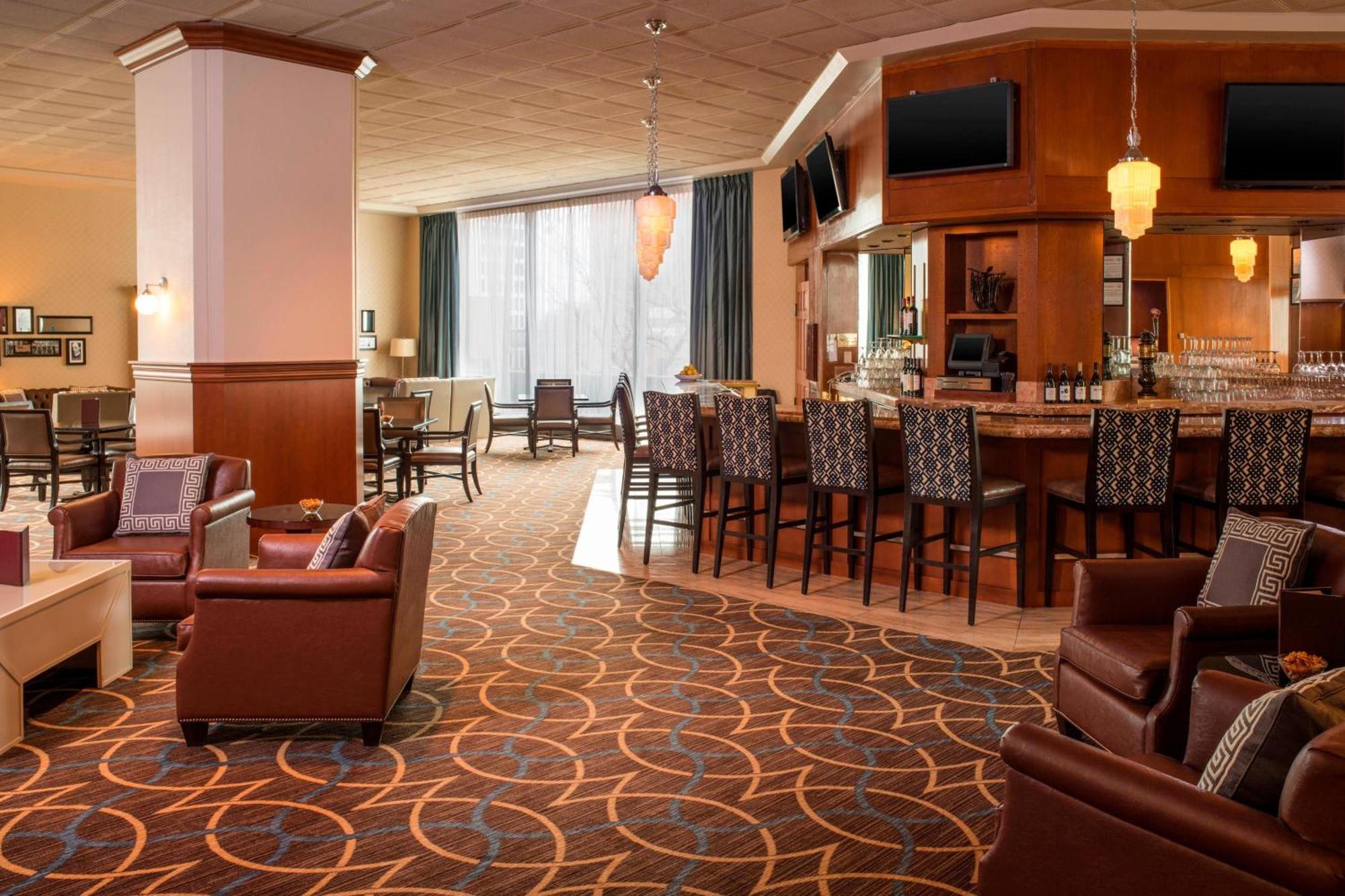 The Plaza At Capitol Square 4*