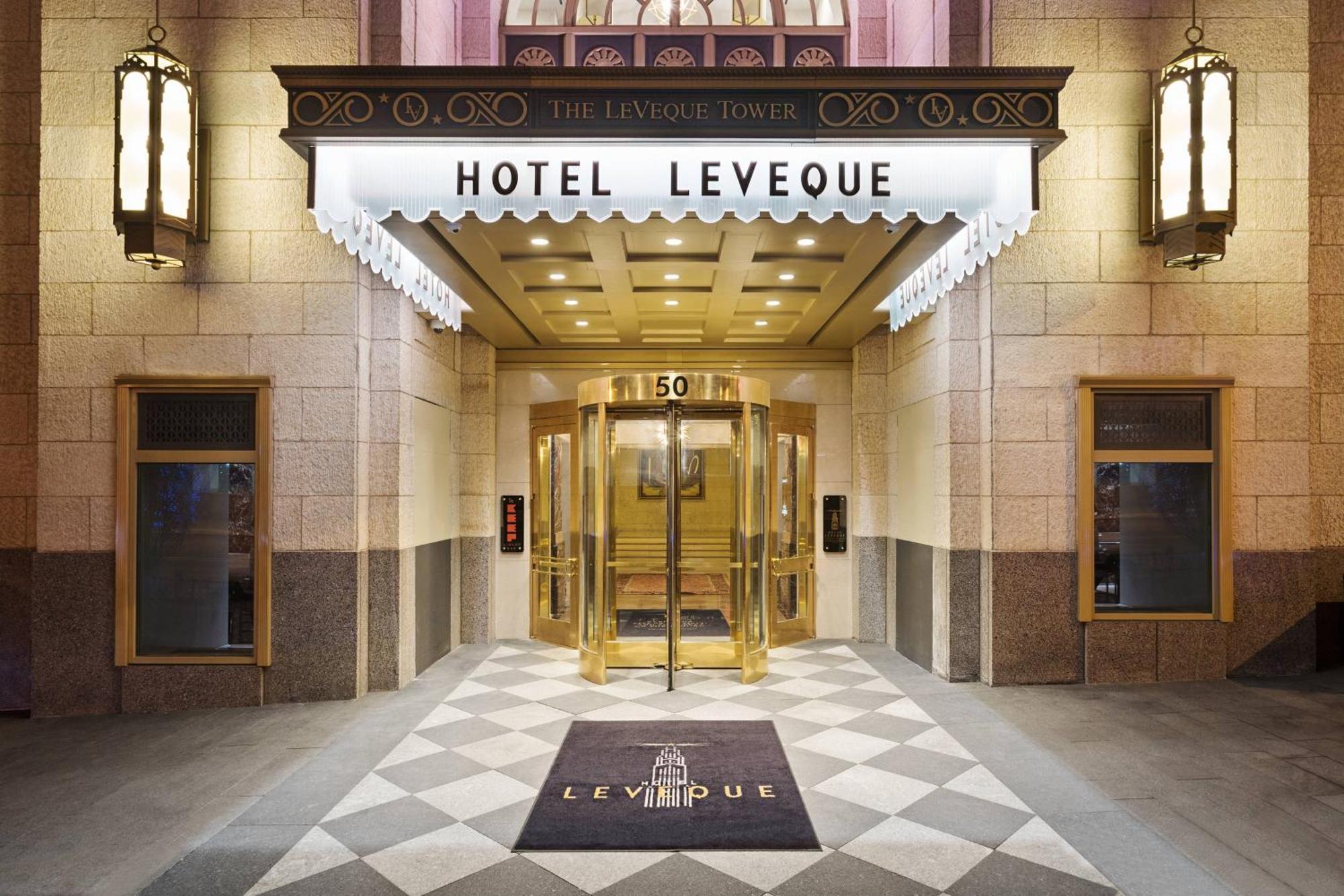 Leveque, Autograph Collection 4*