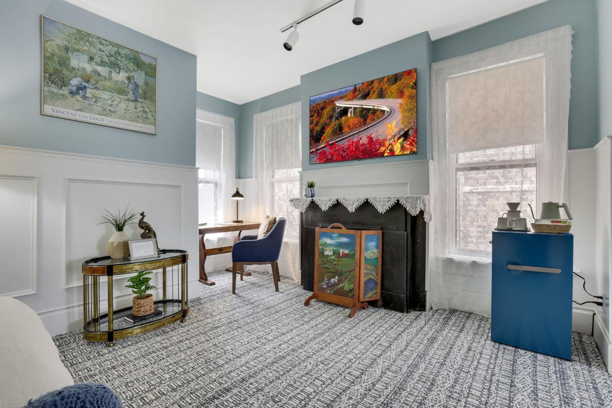 50 Lincoln Short North 3*