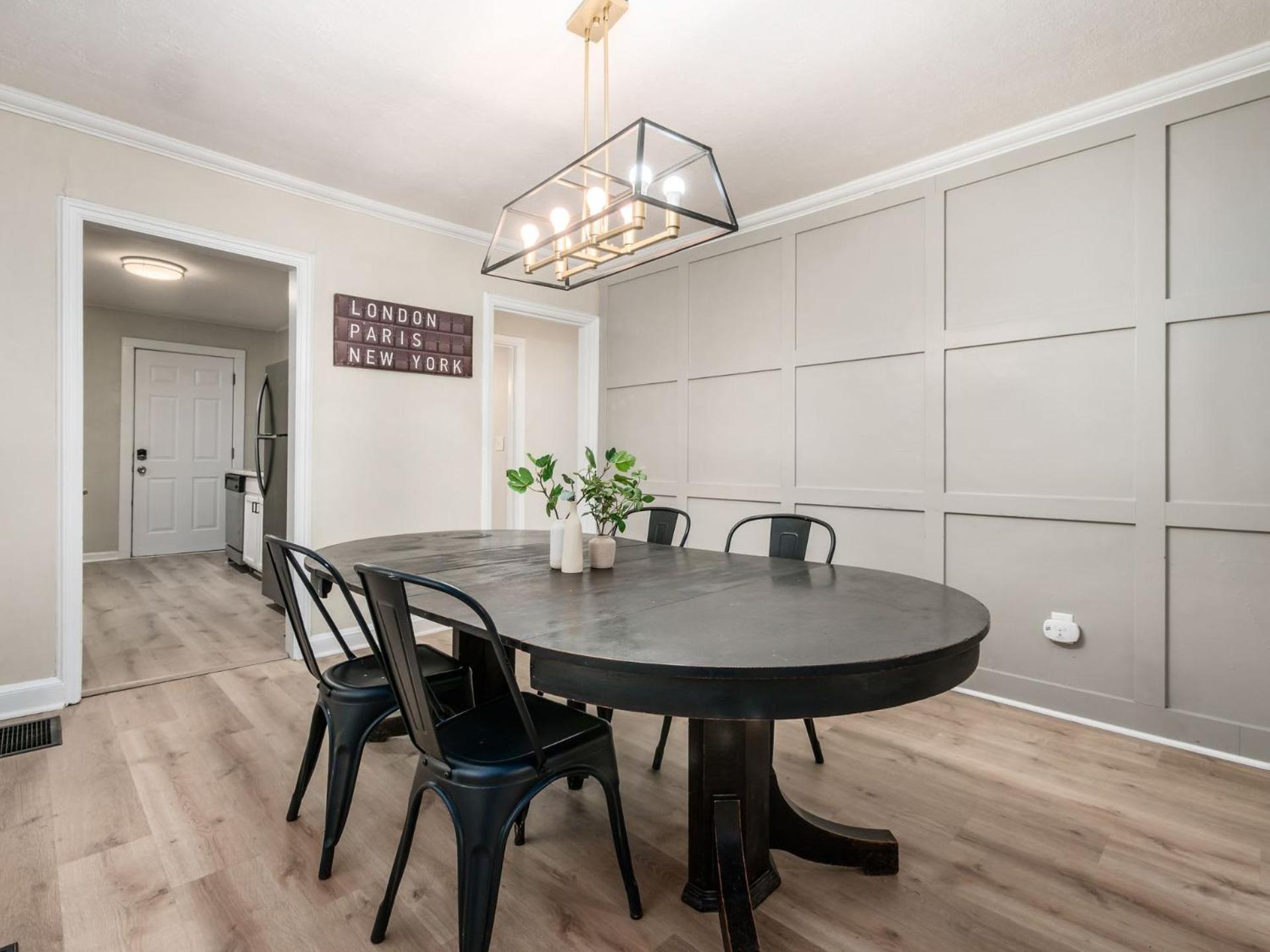 Holiday home Housepitality - The Osu Mansion- Osu Sleeps 20 Columbus
