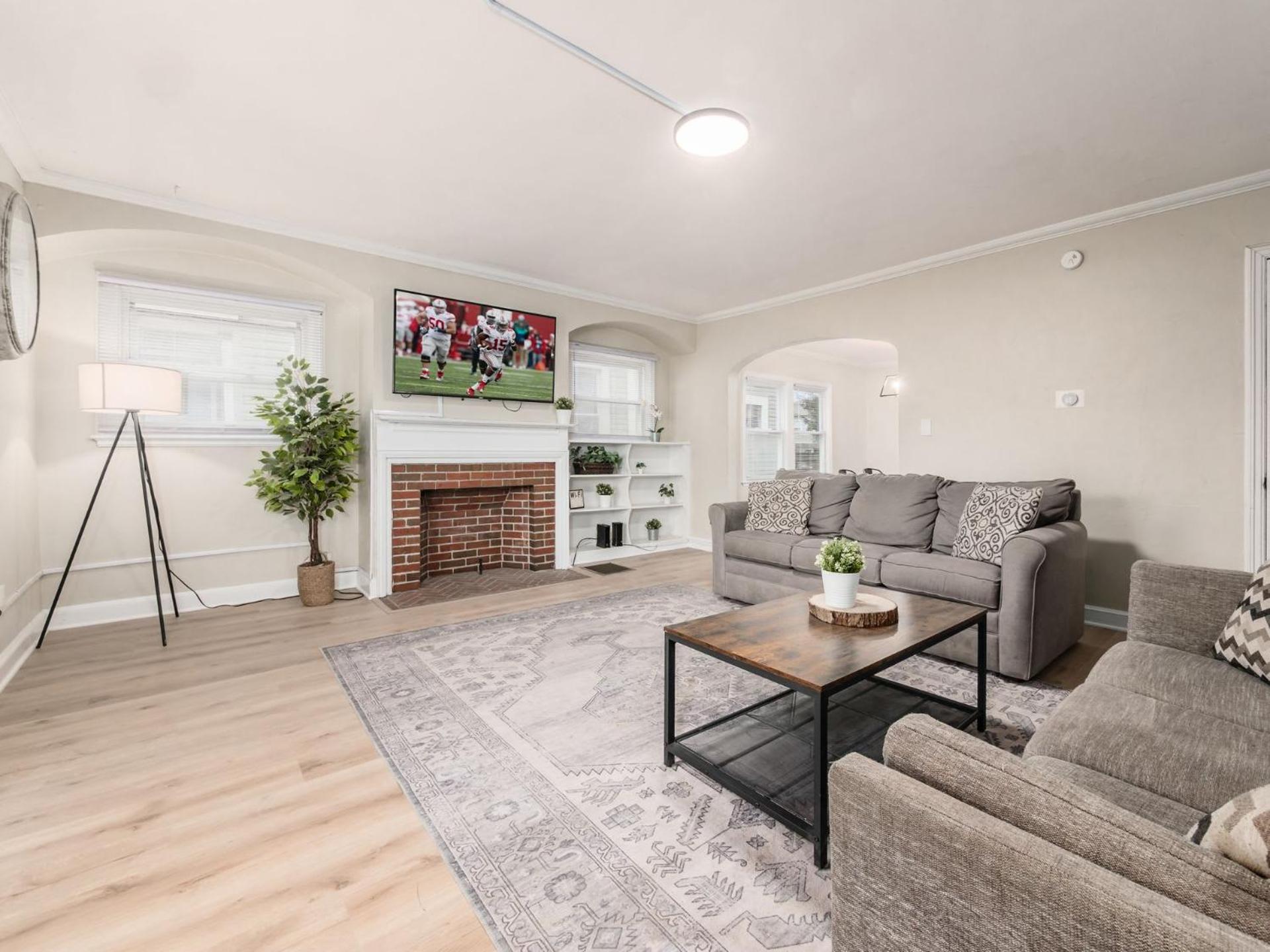 Housepitality - The Osu Mansion- Osu Sleeps 20