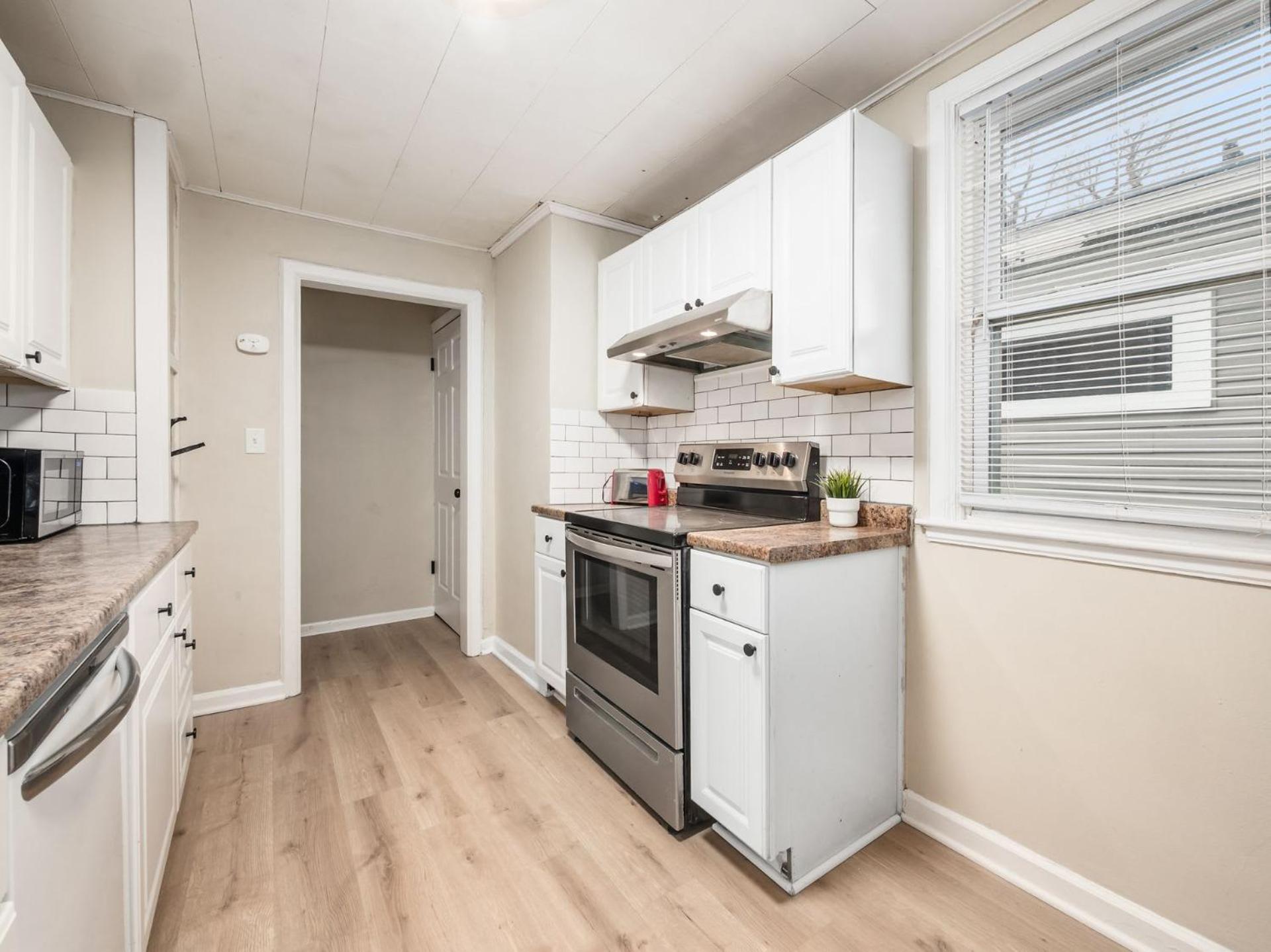 Housepitality - The Osu Mansion- Osu Sleeps 20 * Columbus