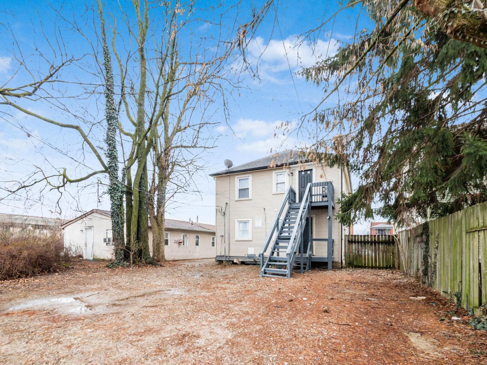 Housepitality - The Osu Mansion- Osu Sleeps 20 Holiday home *
