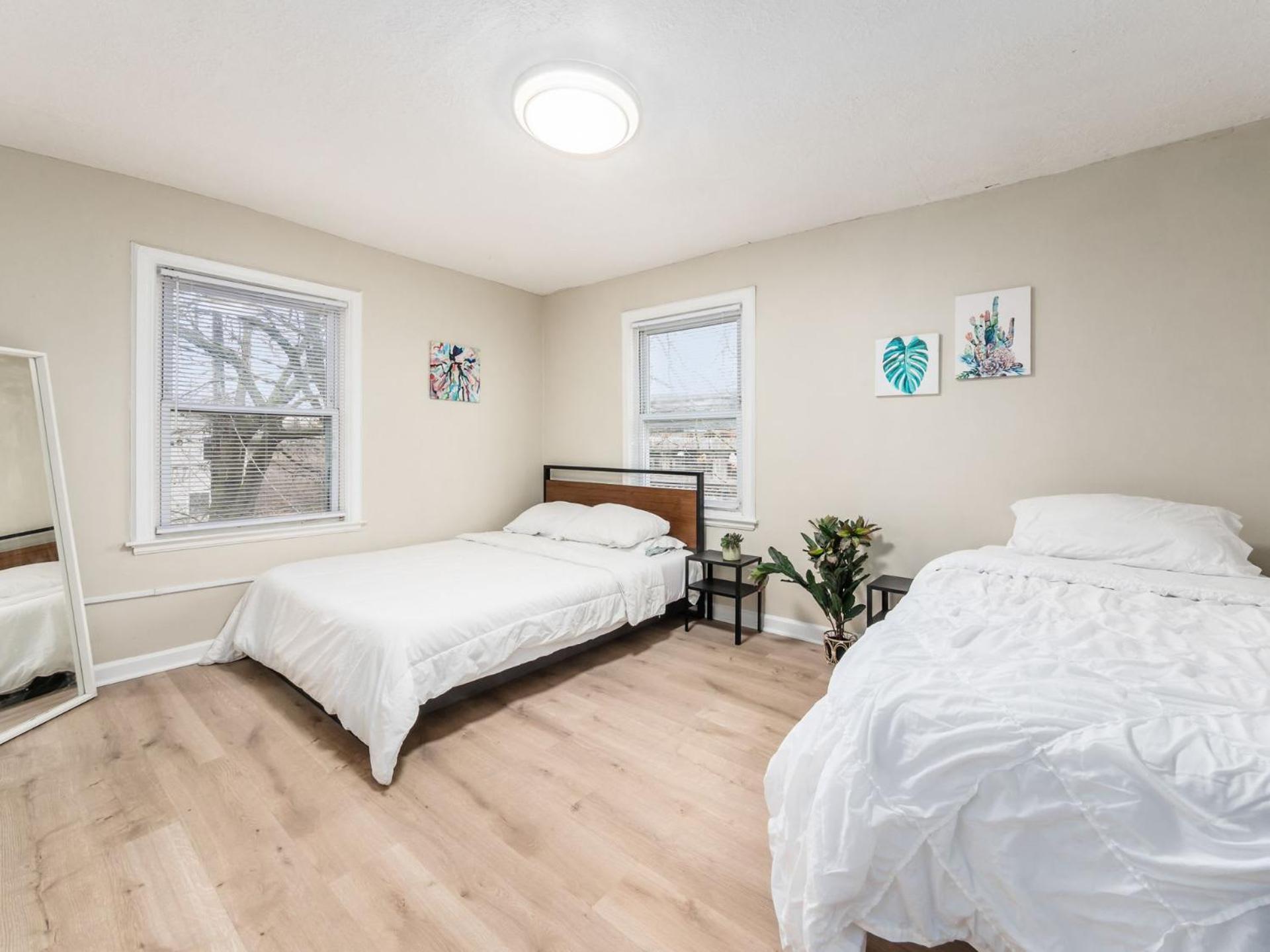 Housepitality - The Osu Mansion- Osu Sleeps 20 Holiday home Columbus