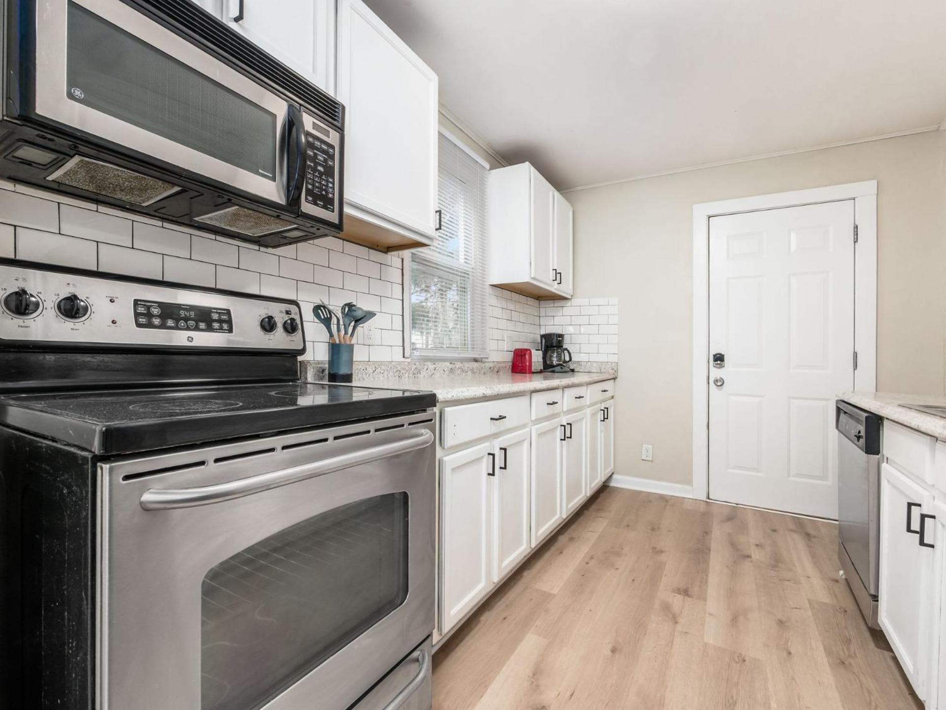 Holiday home Housepitality - The Osu Mansion- Osu Sleeps 20 Columbus