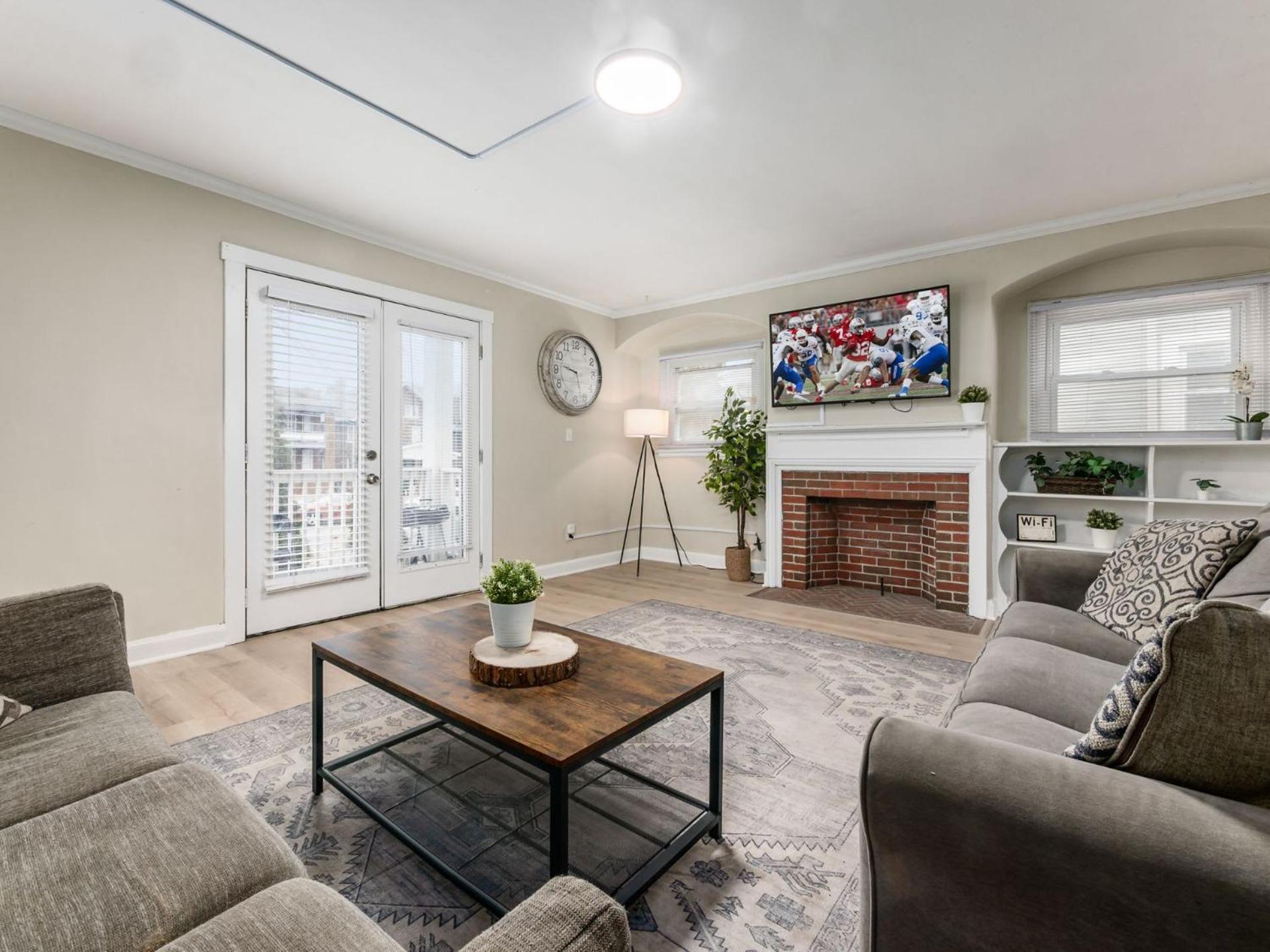 Housepitality - The Osu Mansion- Osu Sleeps 20