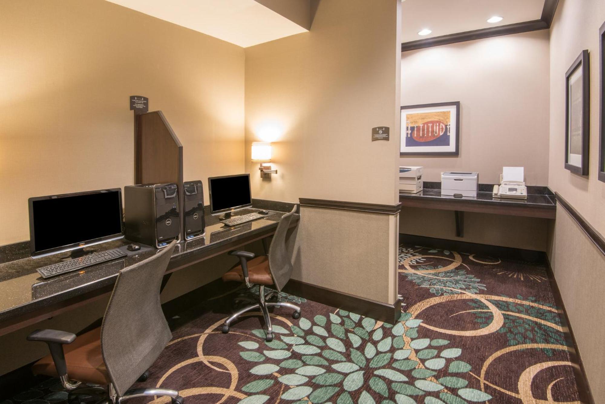 Staybridge Columbus-airport By Ihg 3* Columbus