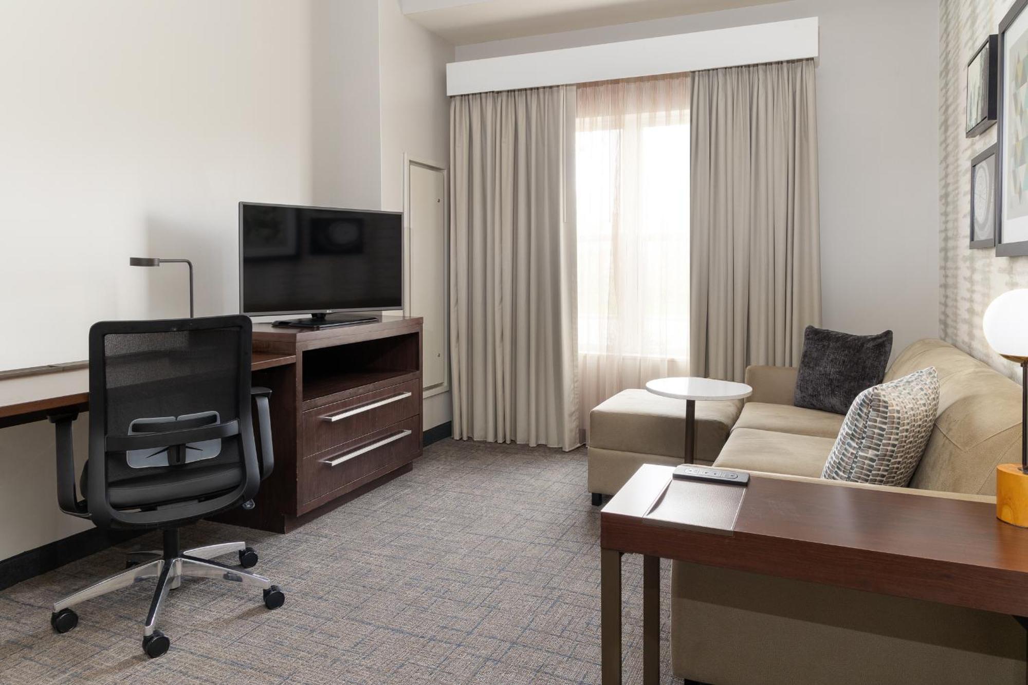 Hotel By Marriott Polaris