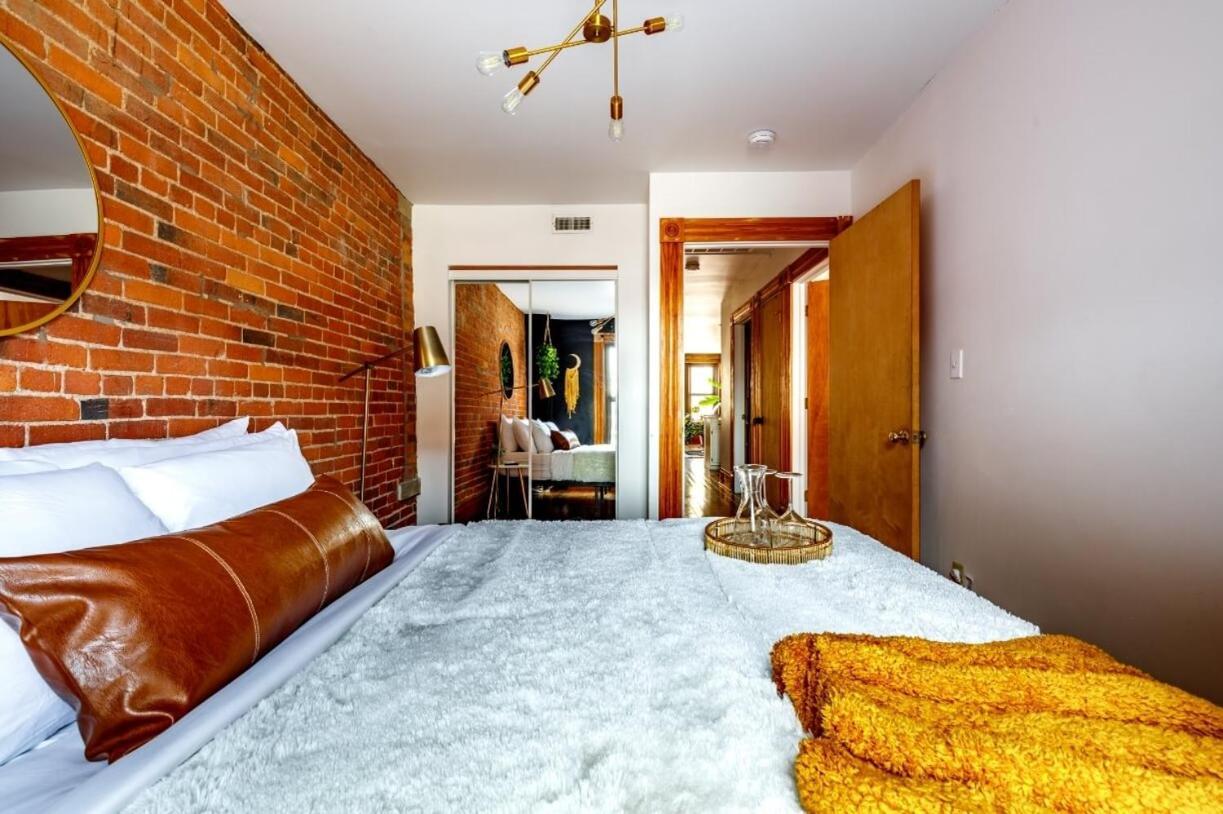 Hotel Prime Location Rated Clean Parking Free!