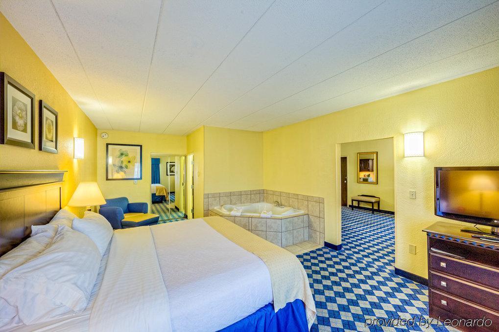 North I-270 Worthington Hotel