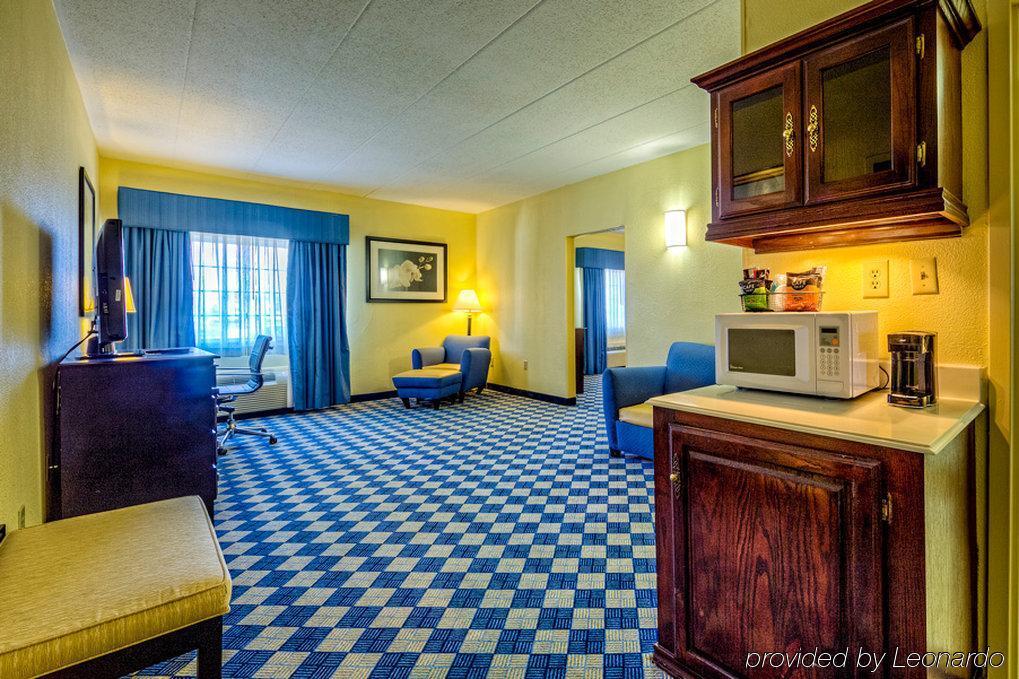 Hotel North I-270 Worthington 3*