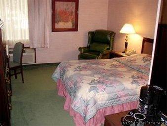Hotel Fairfield & By Marriott Airport 3*