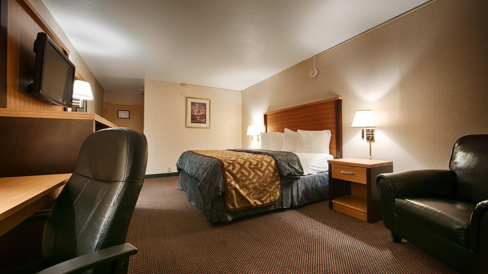 Hotel Magnuson Grand North