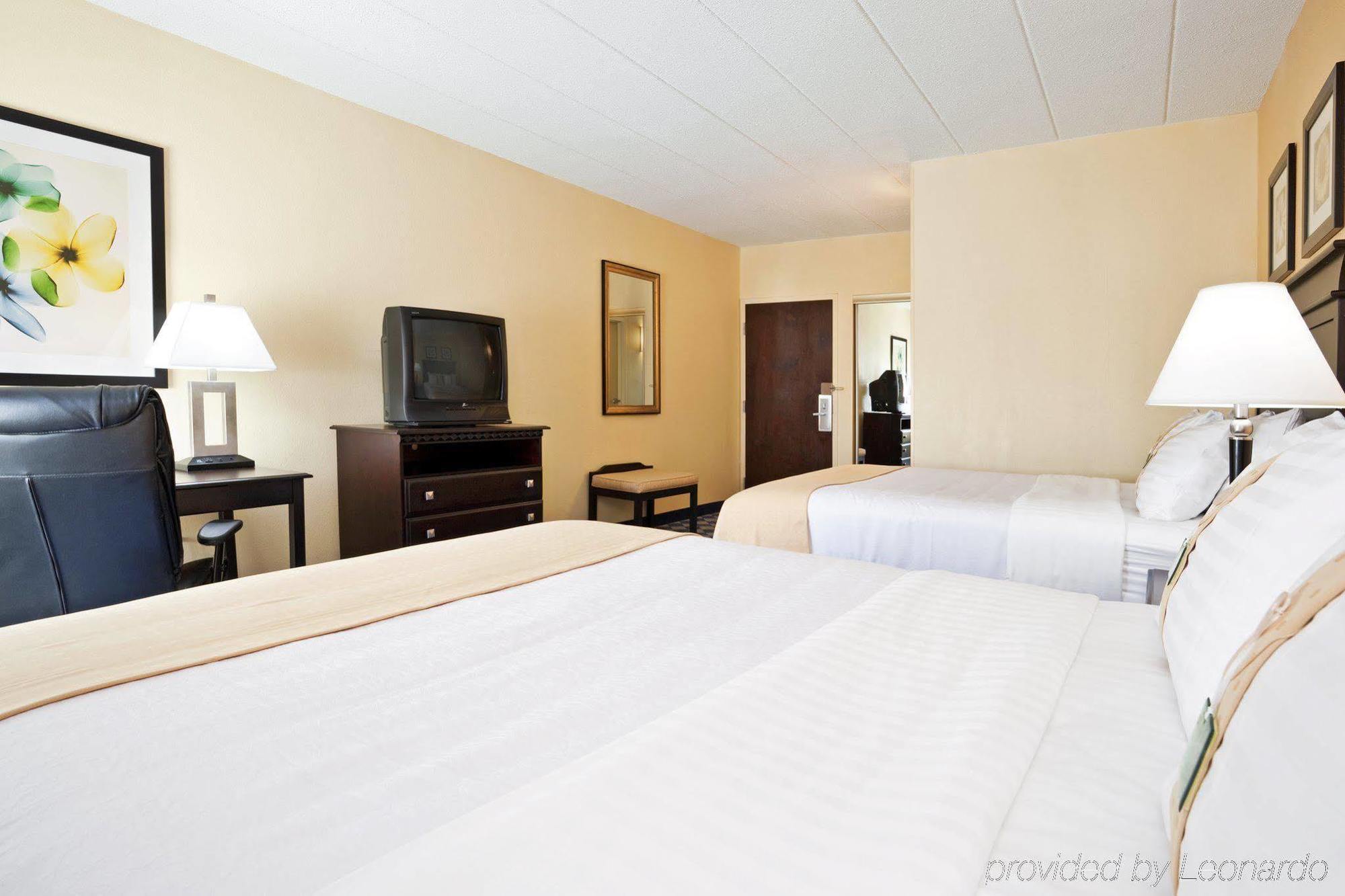 North I-270 Worthington Hotel 3*