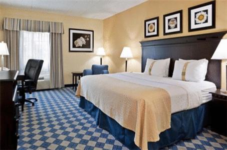 North I-270 Worthington Hotel 3*