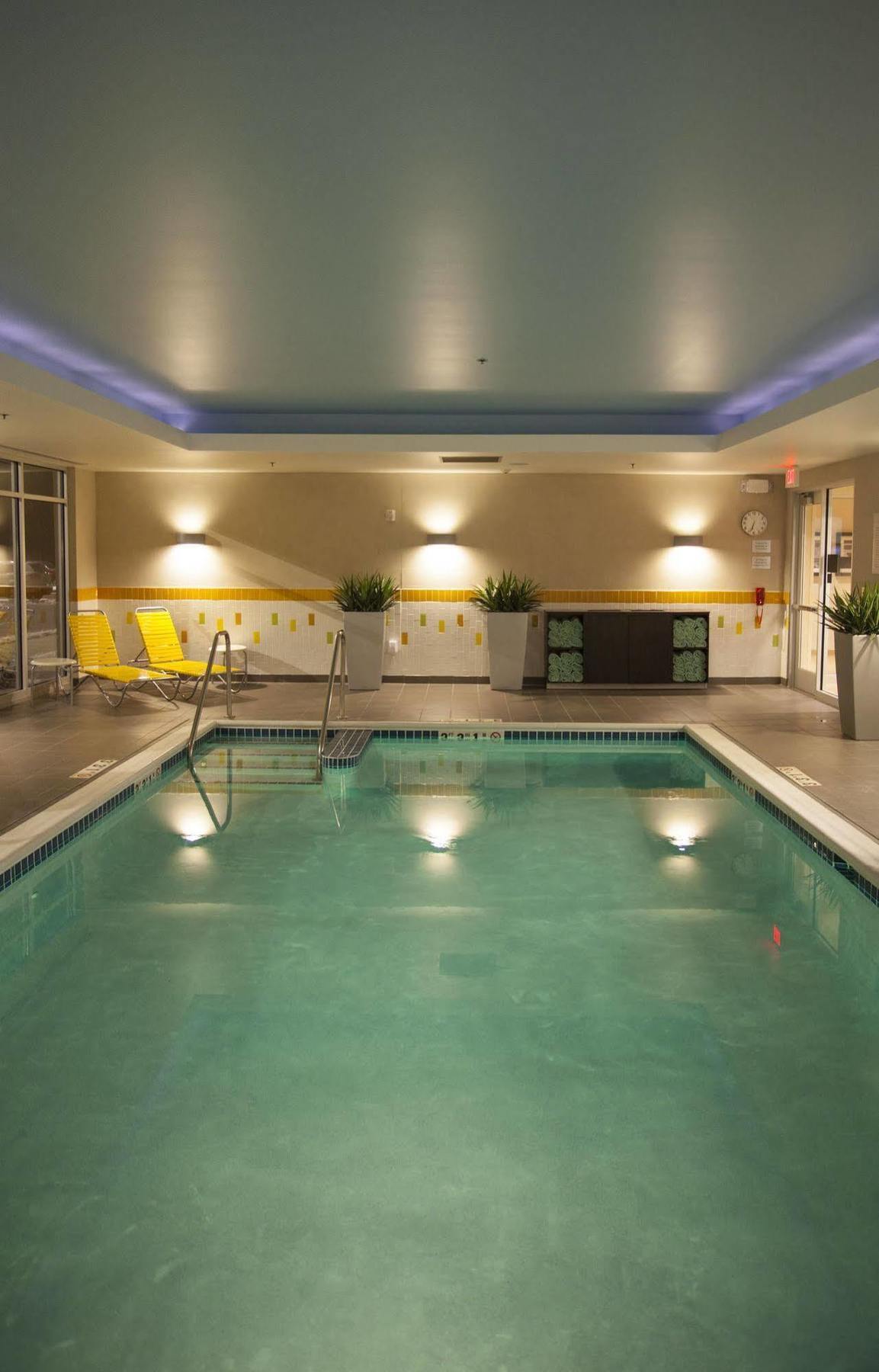 Fairfield & By Marriott Airport Hotel 3*