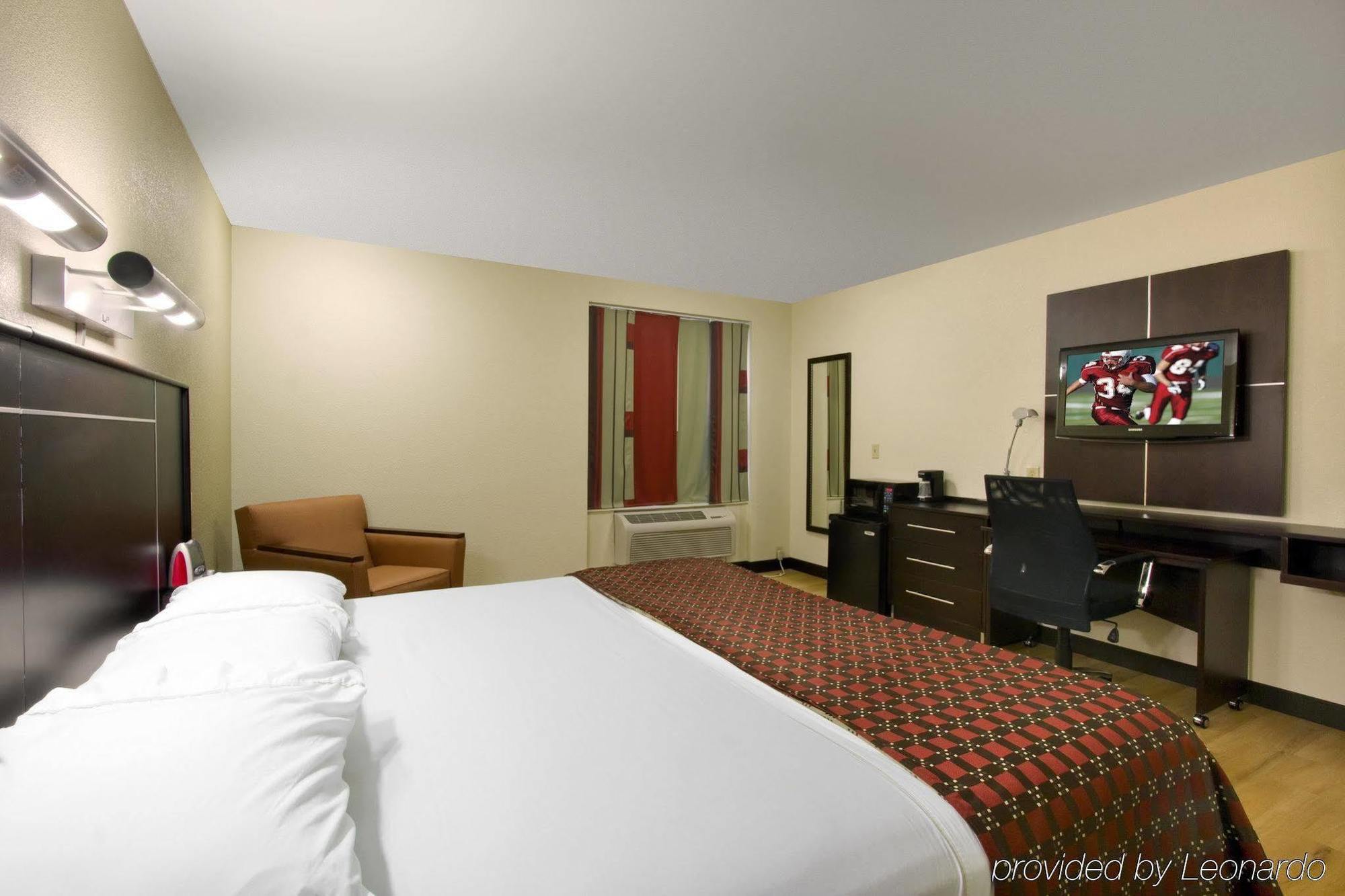 Hotel Red Roof Plus+ Downtown - Convention Center Columbus