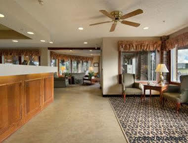 Baymont By Wyndham Columbus/rickenbacker Hotel