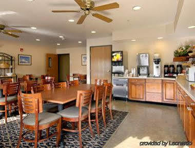 Baymont By Wyndham Columbus/rickenbacker Hotel
