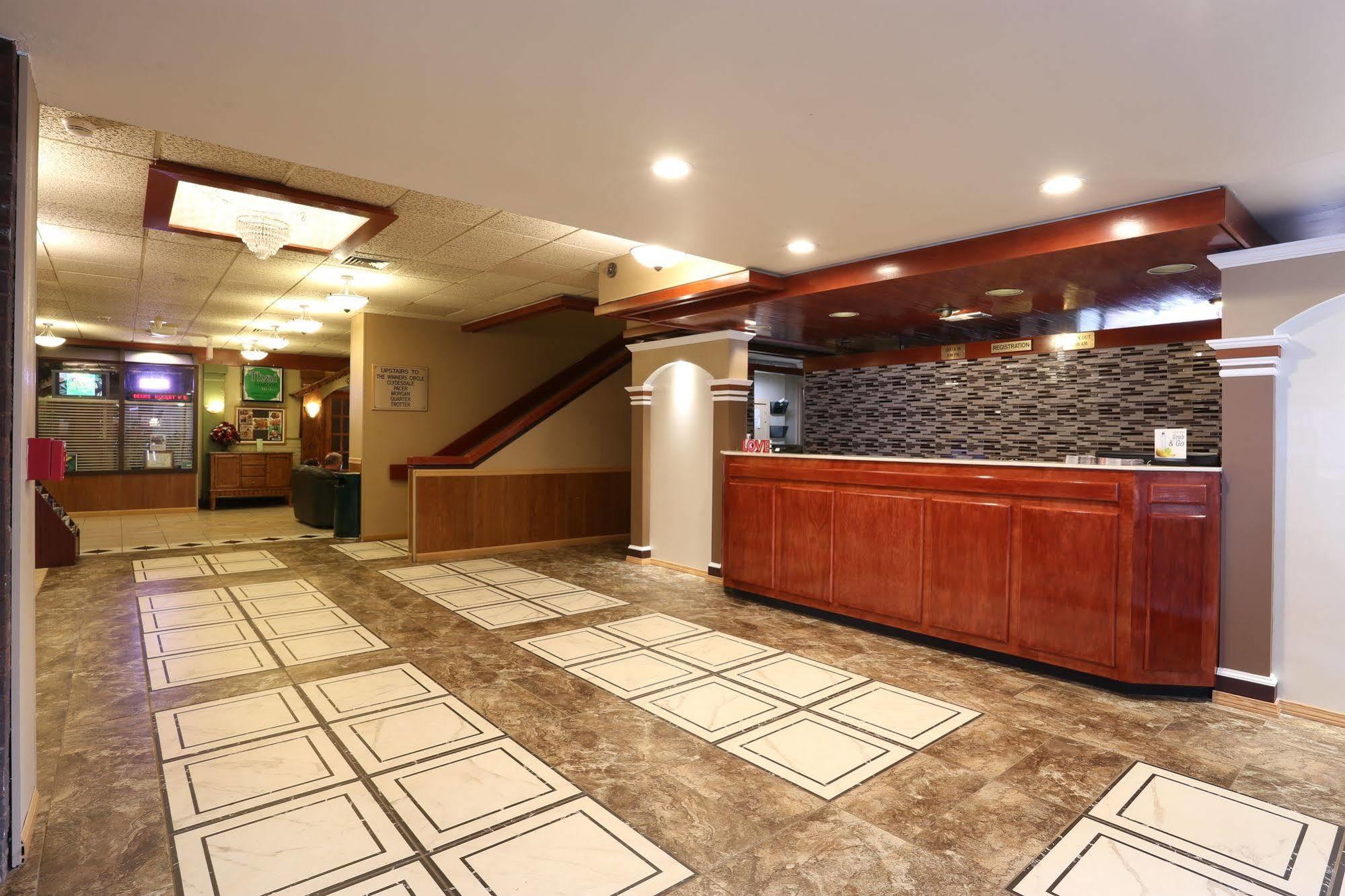 Hotel Magnuson Grand North Columbus