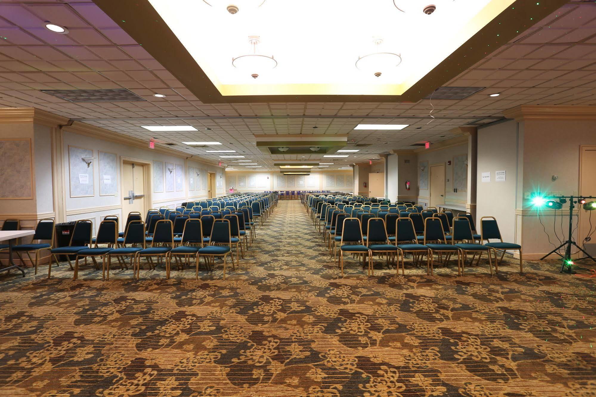 Hotel Magnuson Grand North