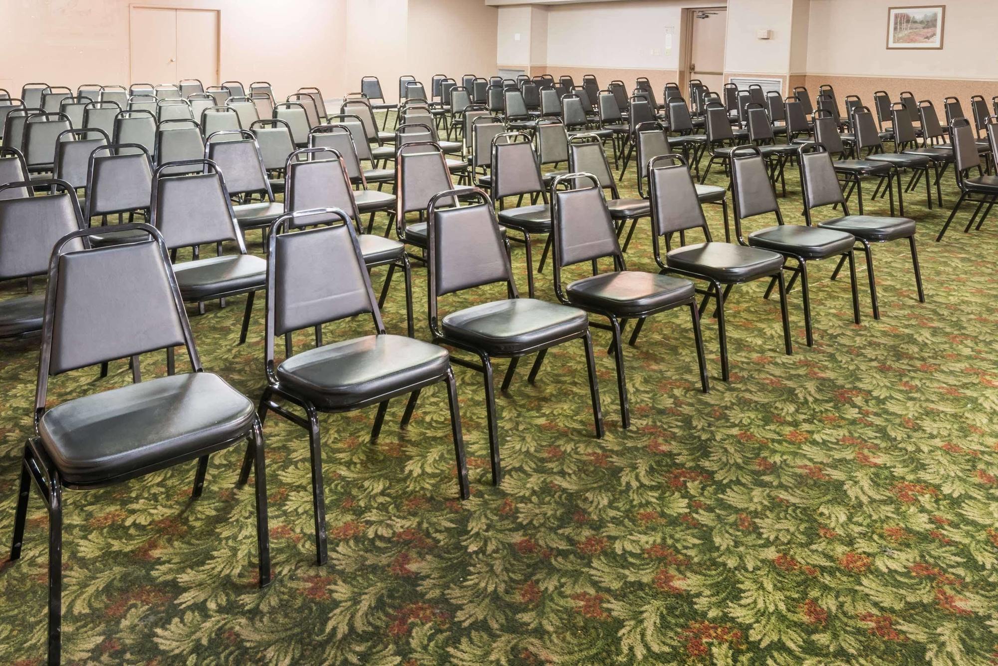 Hotel Grand & Banquet Center