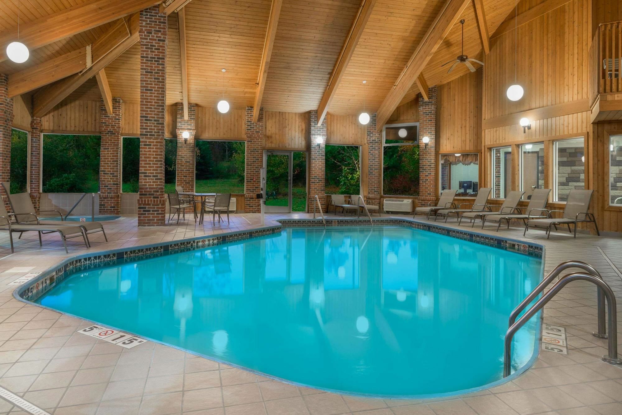 Baymont By Wyndham Columbus/rickenbacker Columbus