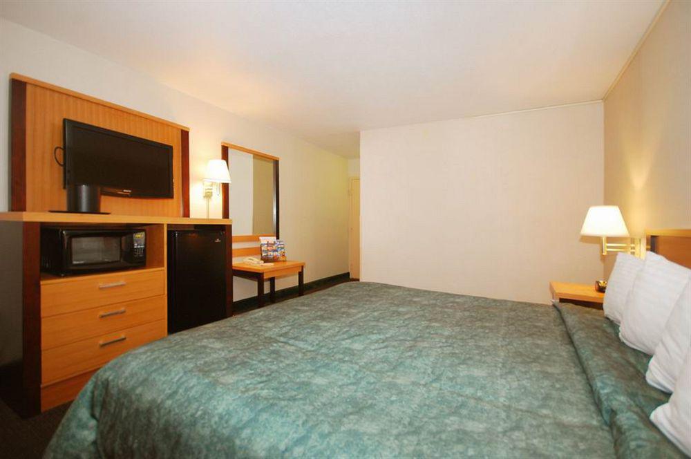 Magnuson Grand North