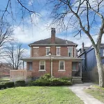 Modern European 1Br Near Dt-Historic St