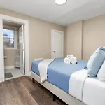 Newly Renovated 3 Bedroom Near High St