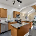 Osu And Short North 4 Bedroom Patio And Garage With Ev