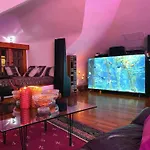 Mike & Allen\'S Place On The Park_3