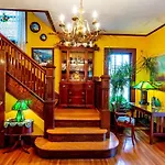 Mike & Allen\'S Place On The Park_2