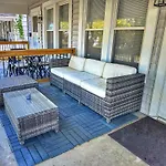 Modern Luxe 3Br 1Ba With Bar 7