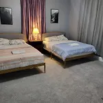 2 Bedroom Apartment With King Suite In Columbus, Privacy Of The Whole House