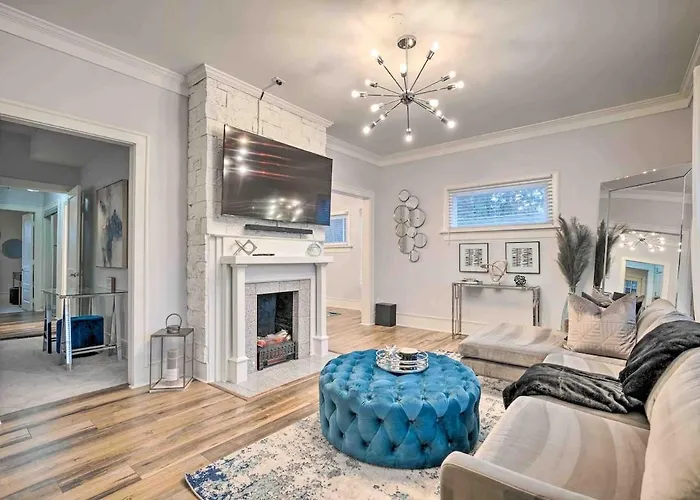 Downtown Columbus Premiere Suite