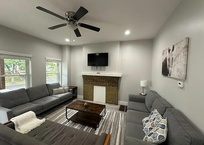 Charming 2Br Near Downtown & Attractions
