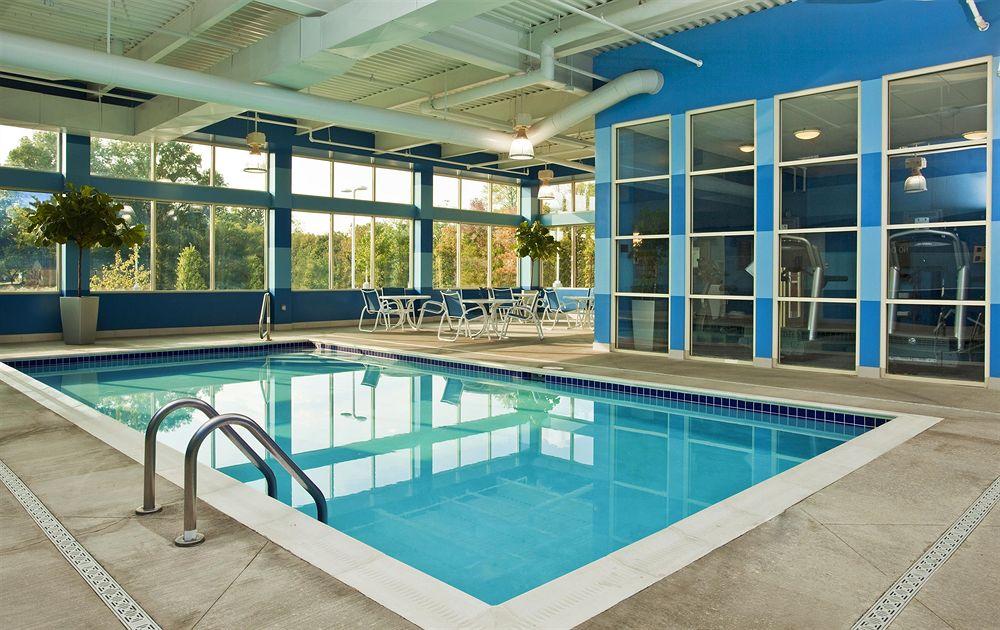 Express Airport Easton 4* Columbus