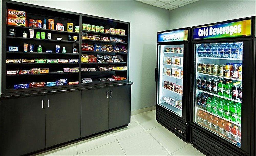 Express & - Polaris Parkway / By Ihg Inn Columbus