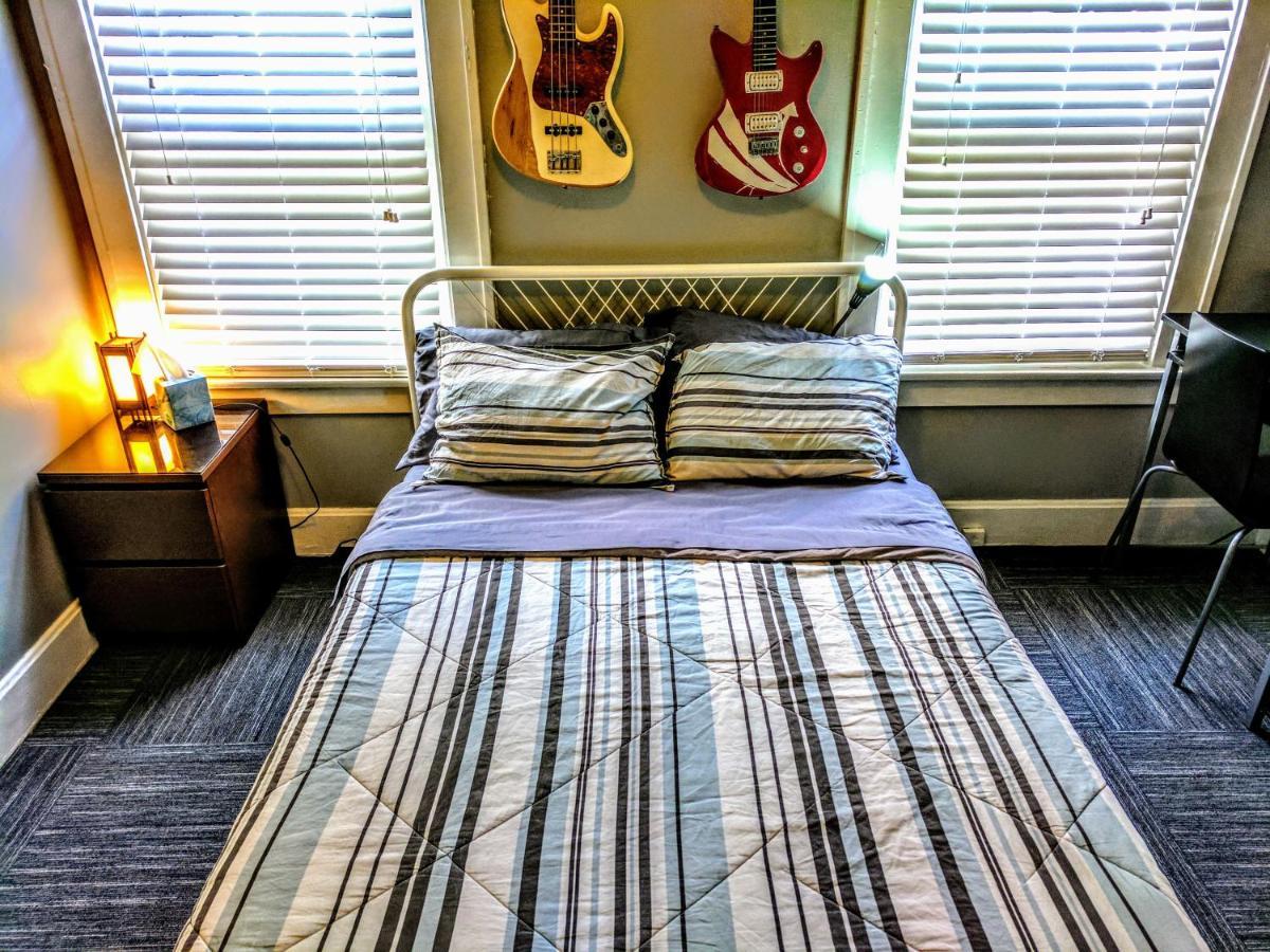 The Wayfaring Buckeye Albergue *